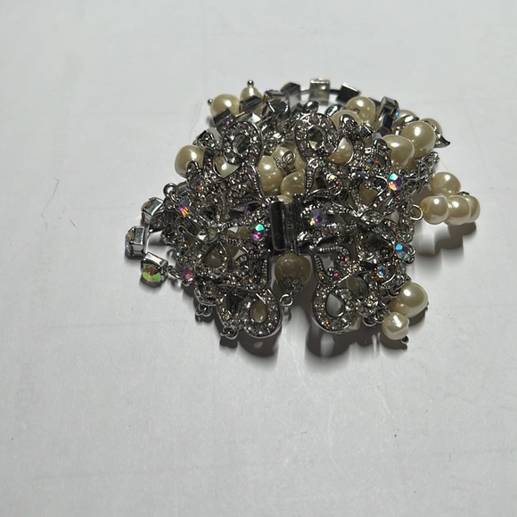 Wide aurora borealis rhinestone and pearl bracelet with silver closure - Picture 2 of 3